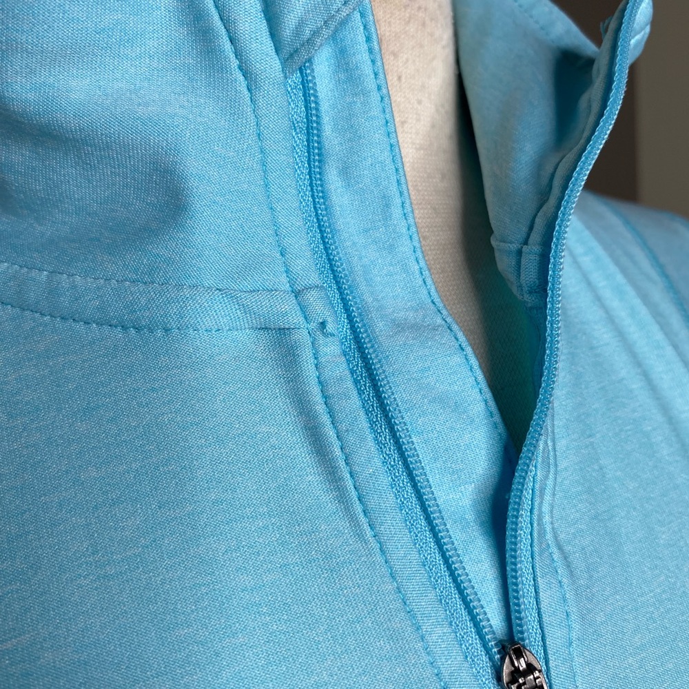 Champion pullover 1/4 zip, long sleeve back zip, gathered shoulders, lightweight - Picture 7 of 12